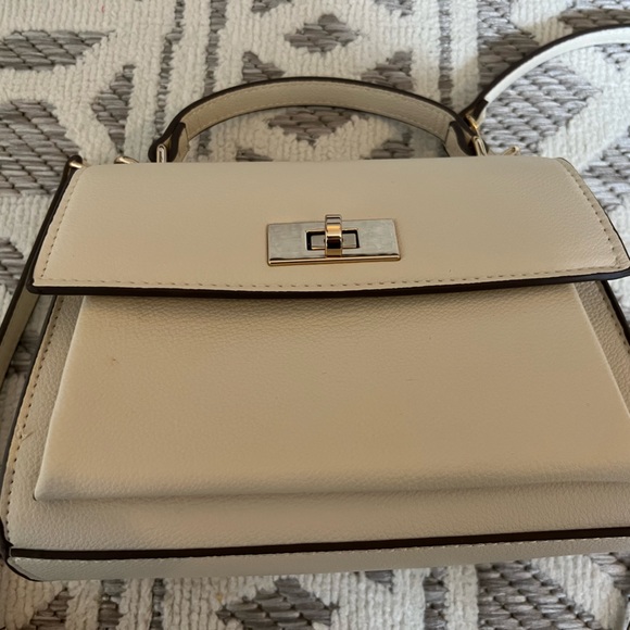 Mango Flap Bag - Picture 3 of 12